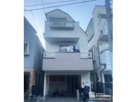 ホワイト×ベージュで温かみのあるツートンデザインになった外壁塗装・屋根塗装工事