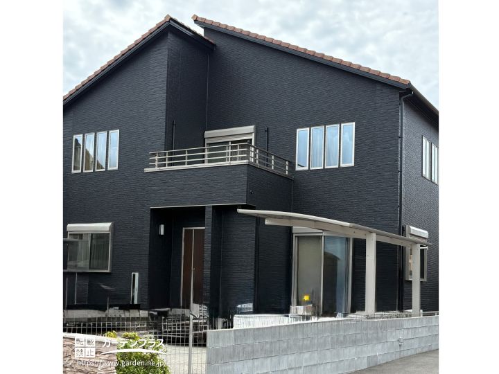 No.646 モダンで洗練されたブラックの外壁に生まれ変わった外壁塗装工事