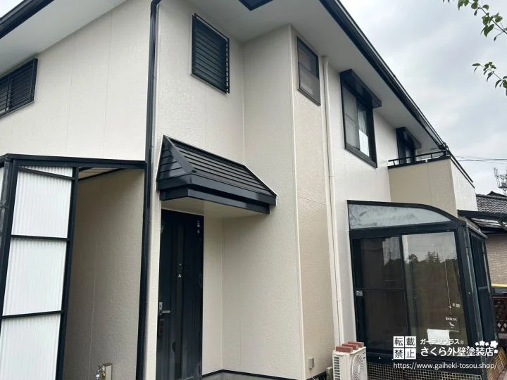 No.653 ホワイトの外壁にベージュがアクセントの温かみあるお住まいになった外壁塗装・屋根塗装工事