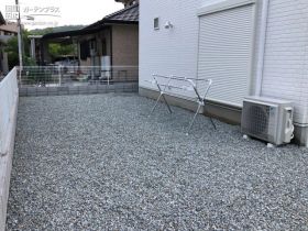 雑草対策を施した建物周り