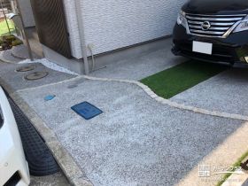 勾配のある土地の駐車スペースや門まわり