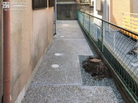 雑草対策万全の犬走り