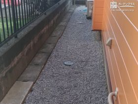 雑草対策をした犬走り