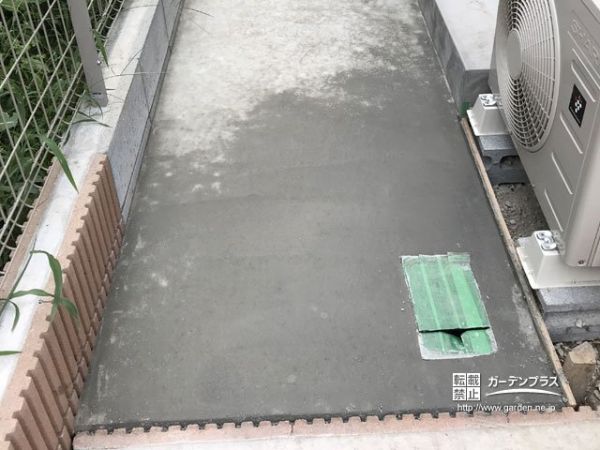 土であった地面をコンクリートへ舗装工事